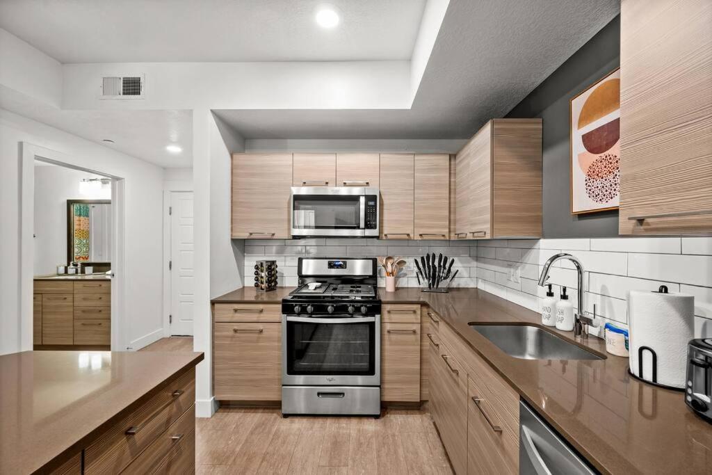 Apartmán Luxurious Retreat In Slc Salt Lake City Exteriér fotografie